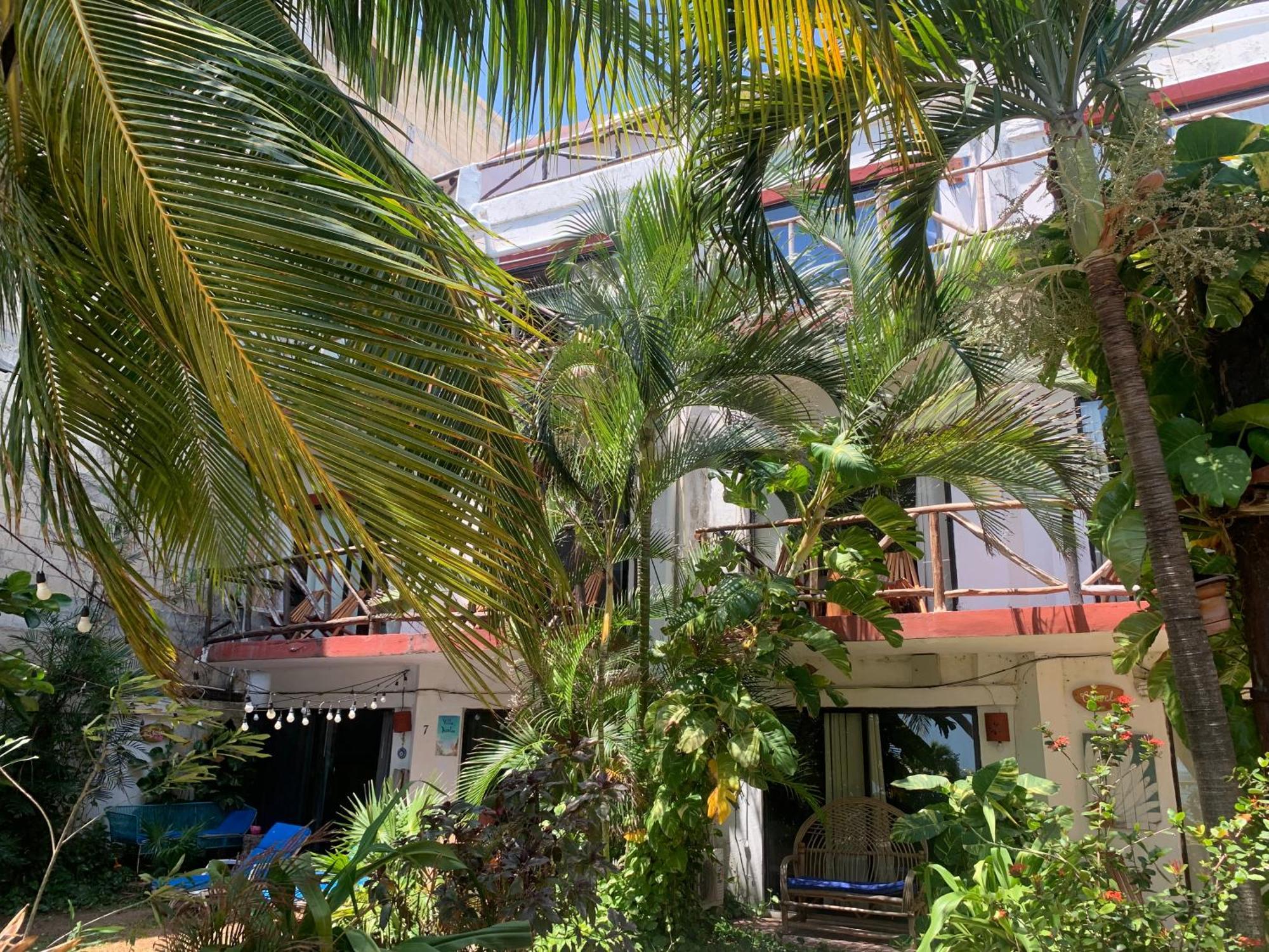 Casa Caribe Cancún Eksteriør billede The house of the artist in Goa